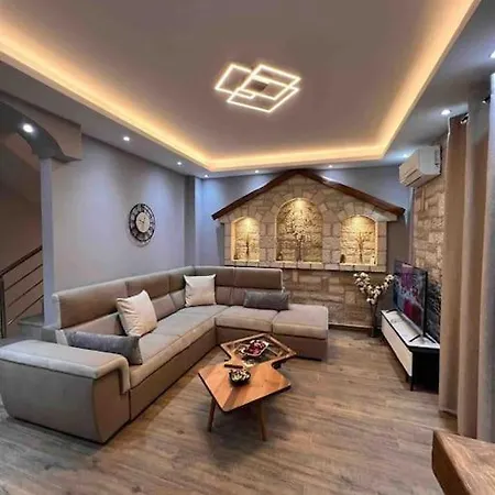 Semesterbostad Ora House *